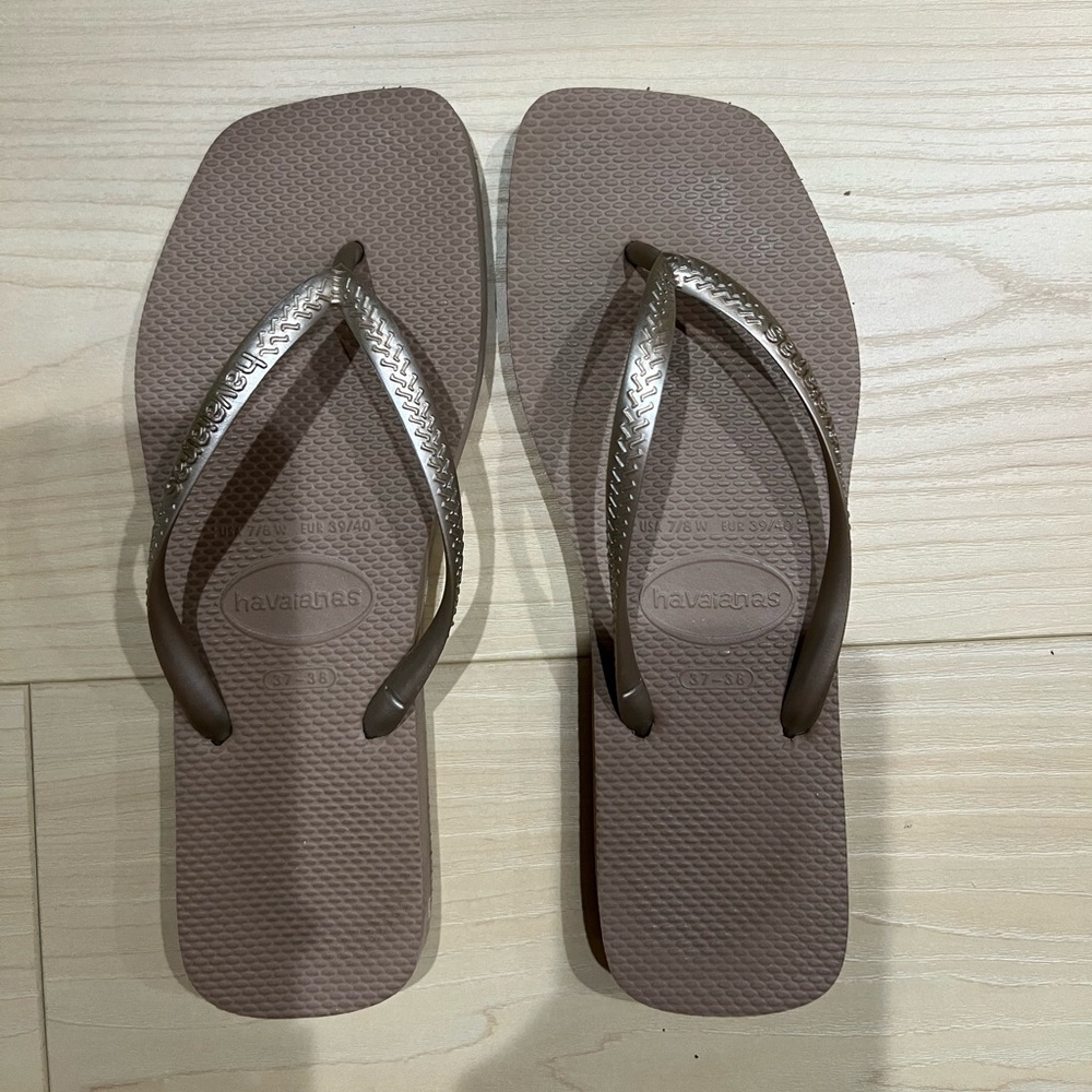 Havaianas Women's Slim Square Flip Flops Size 7/8 W